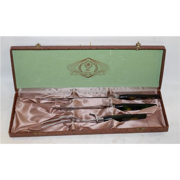 CONNOISSEURS CHOICE CARVING SET