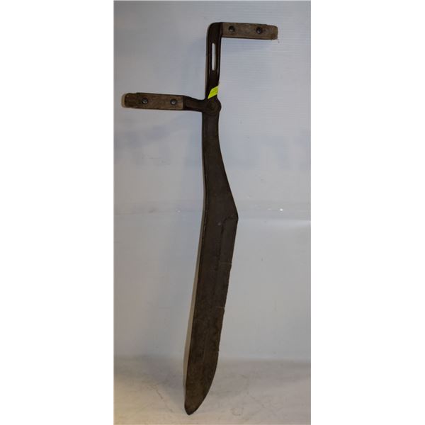 ANTIQUE HAND SICKLE-ESTATE