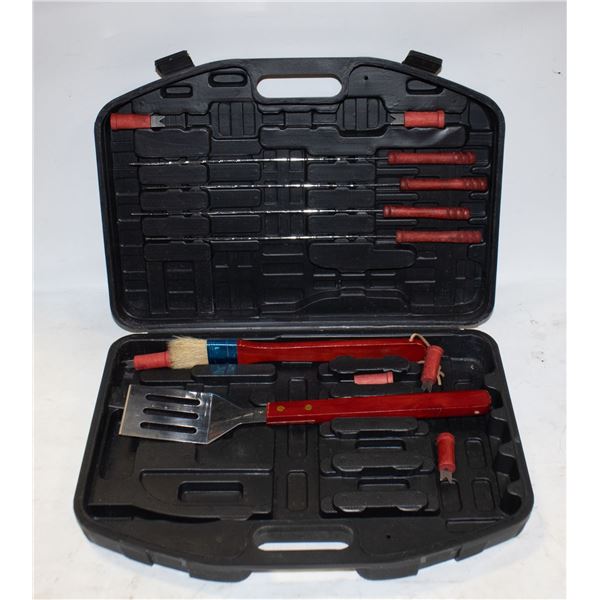 12 PIECE BBQ SET WITH CASE.  INCLUDES 1 GRILL TURN