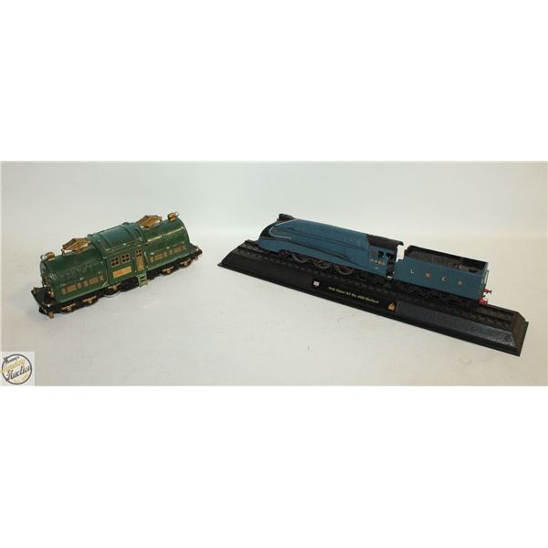 LOT OF 2 TRAIN MODELS DECORATIONS