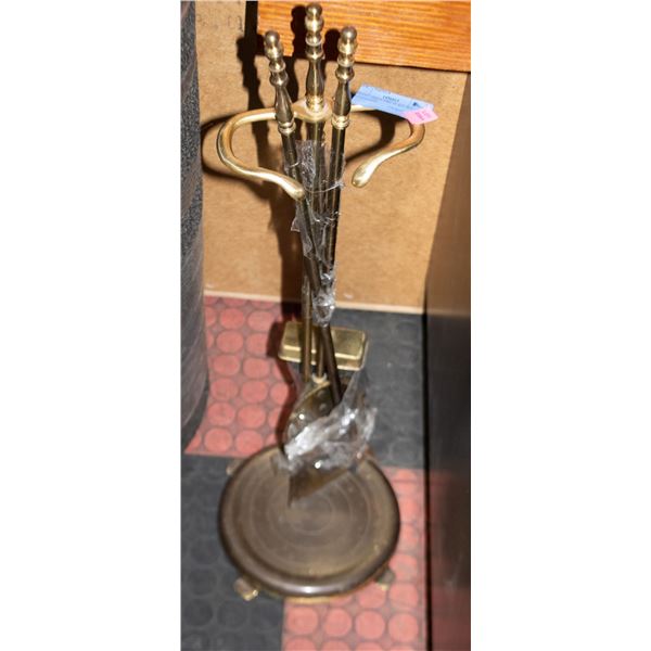 BRASS 3 PIECE FIRE PLACE SET WITH STAND
