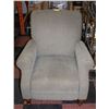 Image 1 : GREEN LAZY BOY WINGBACK RECLINING CHAIR