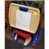 Image 1 : EASEL AND STOOL FOR TODDLER