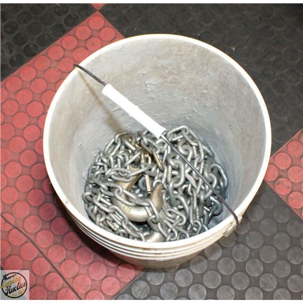 BUCKET WITH CHAIN