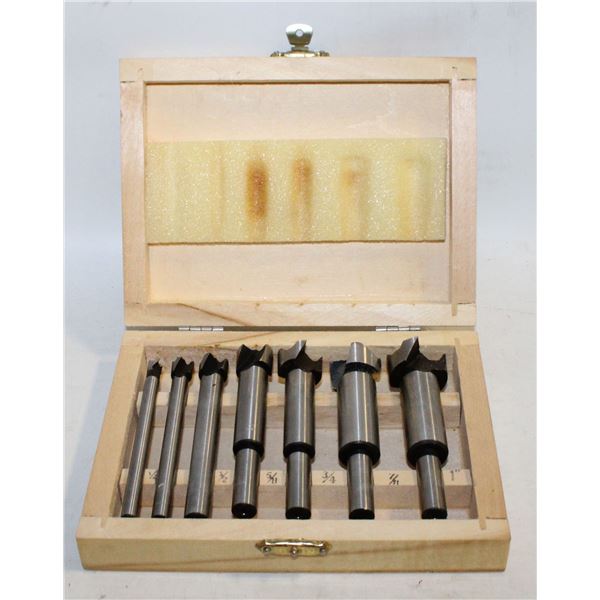 CASE OF DRILL BITS