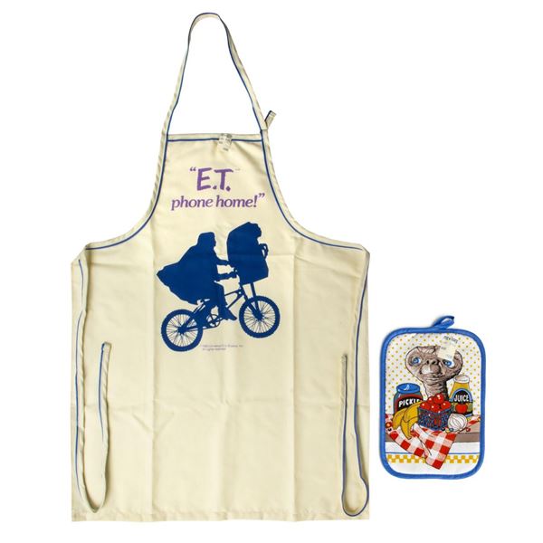 An "E.T." Apron & Pot Holder.