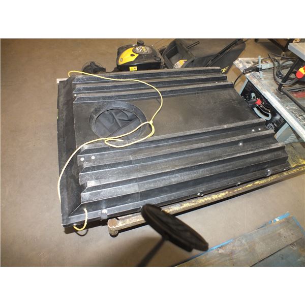 Single Man Ice Fishing Tent w/ Snow Sled