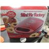 Image 1 : Betty Crocker Mini Pie Factory Cooker