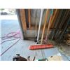 Image 2 : Push Broom, 2 Shovels, Extendable Roof Shovel,