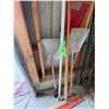 Image 3 : Push Broom, 2 Shovels, Extendable Roof Shovel,