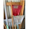 Image 4 : Push Broom, 2 Shovels, Extendable Roof Shovel,
