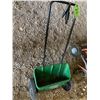 Image 4 : Scotts Fertilizer Spreader