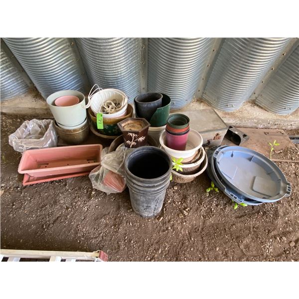 Pallet of various Flower Pots