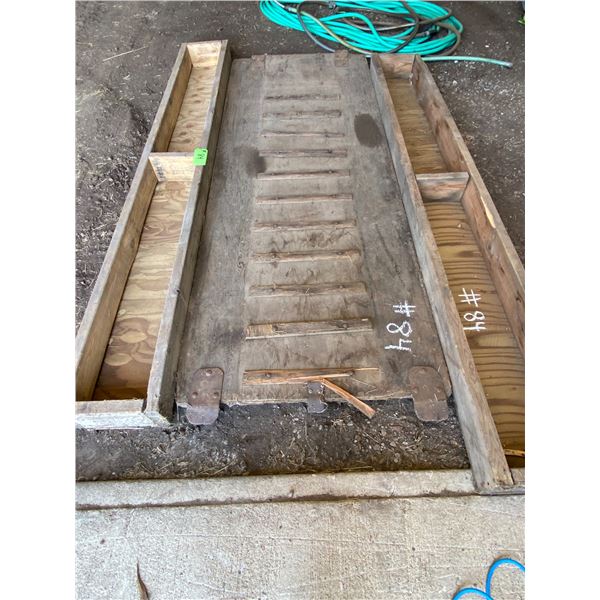 Wood Ramp & 2 Wood Planters