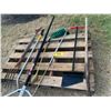 Image 4 : Landscape/Asphalt Rake, 3 Tine Fork, 4 Tine Fork, Edger & 3 Garden Hoes Sprayers