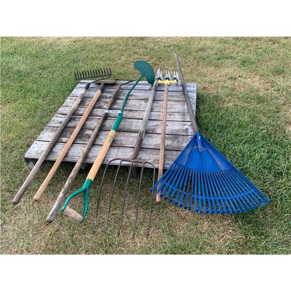 5-Tine Fork, Garden Weasel, Edger, 2 Hoes & 2 Rakes