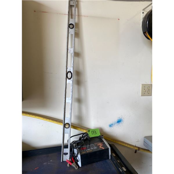 Level & Battery Charger