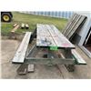 Image 2 : Wood Picnic Table