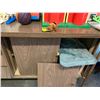 Image 6 : 9.5 Skates, Windchimes, Plastic Barn Sets & Brown Counter