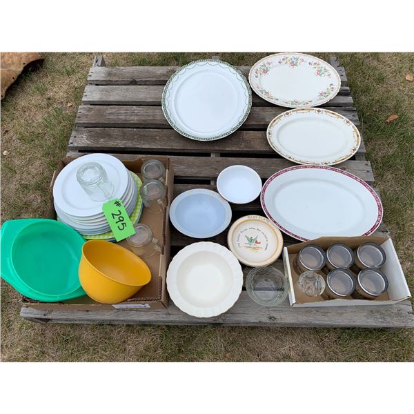 Assort. of dinner platers, bowls, glassware & 4- serving trays