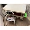 Image 4 : Stepping stool, rug & laundry cart on wheels