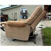 Image 6 : LIFT CHAIR - LIKE NEW! WORKS GREAT!