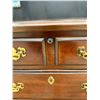 Image 13 : LANE CEDAR CHEST - ELEGANT, CHERRY FINISH WITH QUEEN ANN STYLE LEGS.