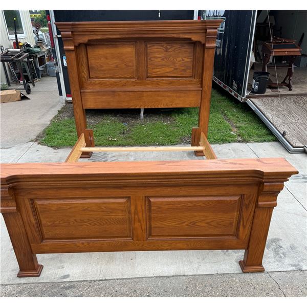 AMISH-MADE CONTEMPORARY SOLID OAK BED FRAME - LIGHTED!