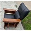 Image 5 : VINTAGE LEATHER AND WOOD CHAIR WITH STORAGE