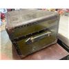 Image 5 : VINTAGE TRUNK