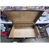 Image 9 : VINTAGE TRUNK