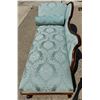 Image 3 : ANTIQUE CEDAR CHAISE LOUNGE/FAINTING COUCH - LOVELY!