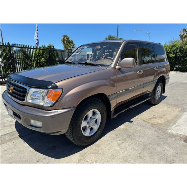 TOYT LAND CRUISER 1999 SALV T/DONATION