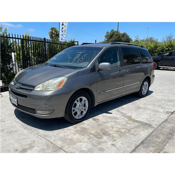 TOYT SIENNA 2004 APP  DUP/T-DON