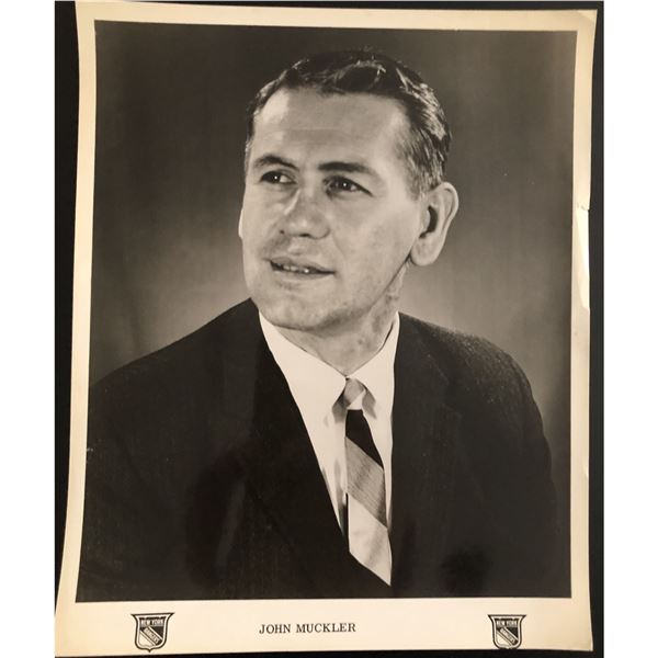 1965 NEW YORK RANGERS 8"x10" PUBLICITY PHOTO - JOHN MUCKLER