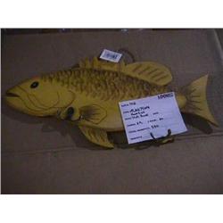 Q 2 HOOK FISH WALL RACK