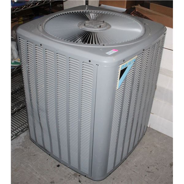DAIKIN CENTRAL AIR EXTERNAL UNIT