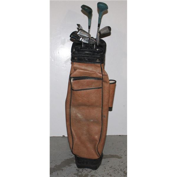 GOLF CLUBS SET RIGHT HANDED AND GOLF BAG