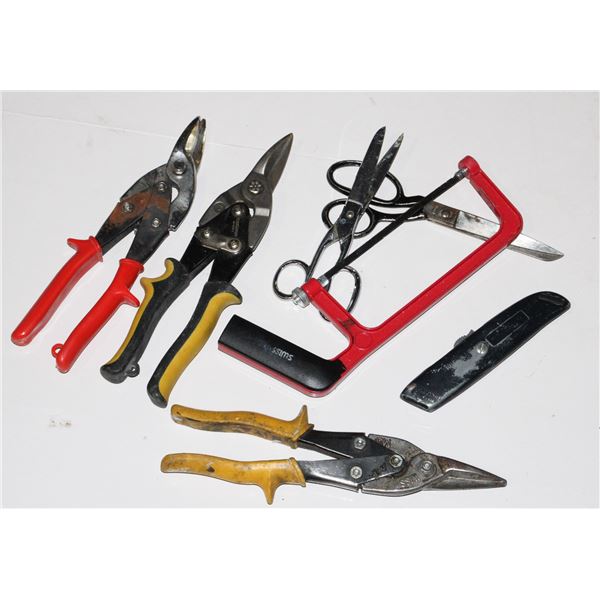 FLAT OF ASSORTED CUTTING TOOLS, SNIPS,