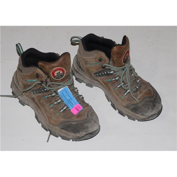 WOMENS IRISH SETTER RED WING WORK BOOTS SIZE 6.5.