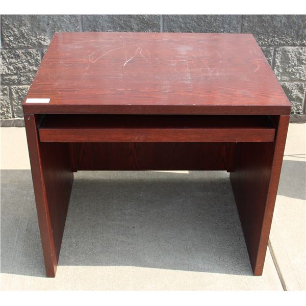 SMALL COMPUTER WORKSTATION