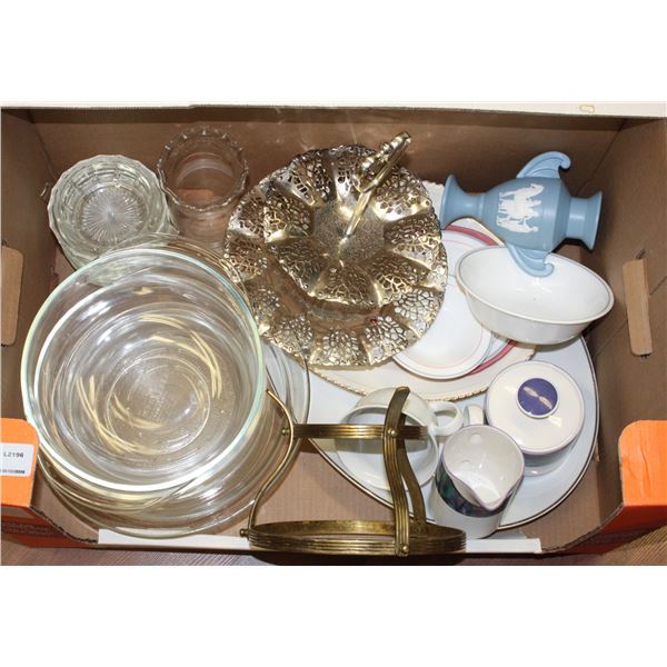 LARGE LOT OF SERVING DISHES VINTAGE TO MODERN