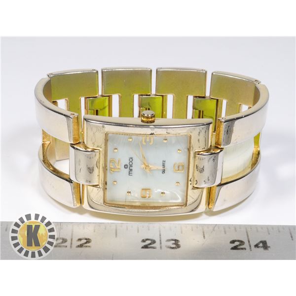 WOMENS MINICCI METAL WRIST WATCH