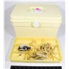 Image 1 : VINTAGE CRAFTING/ SEWING BOX