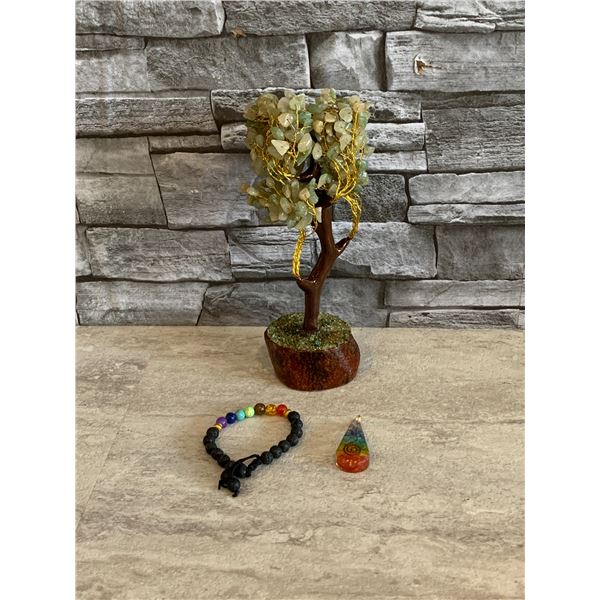 Crystal Healing Tree - Green Jade -  Includes Tree of Life Pendant and Bracelet - Brand New