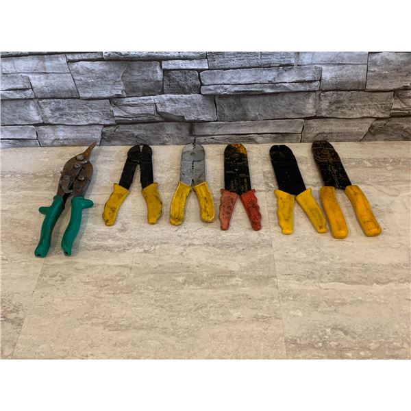 Lot of Assorted Hand Tools - 17 Pieces