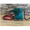 Image 3 : Makita Finshing Sander - Model #: BO4552 - Tested - Works