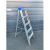 Image 1 : Lite Brand Aluminum 5-Step Ladder - 5 ft Tall - Model #: 50597 - Dent on 1 Leg (See picture)