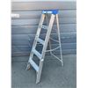 Image 3 : Lite Brand Aluminum 5-Step Ladder - 5 ft Tall - Model #: 50597 - Dent on 1 Leg (See picture)