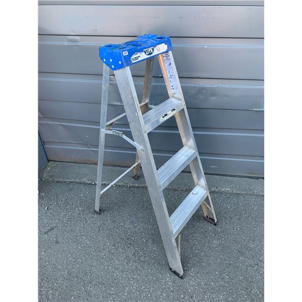 Lite Brand Aluminum 4-Step Ladder - 4 ft Tall - Model #: LP50497